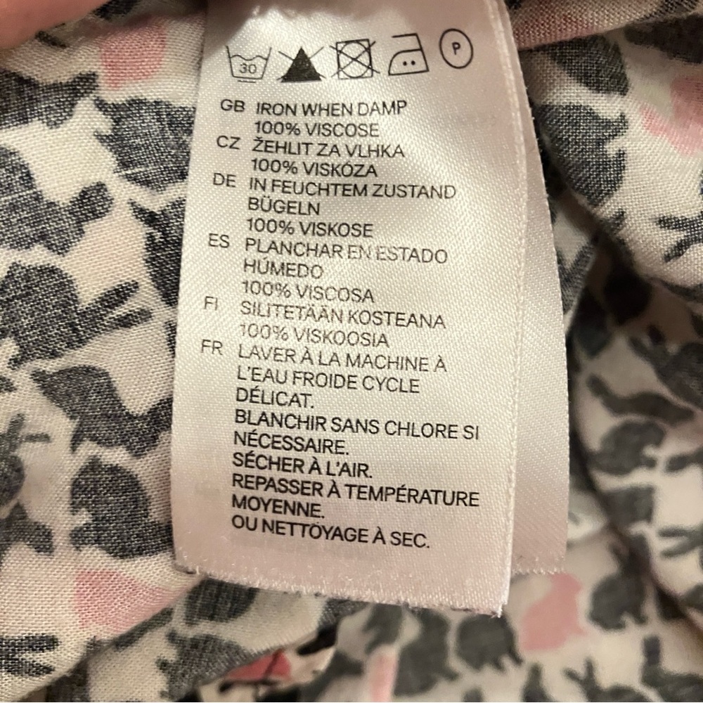 Divided by H&M Size 4 Shirt Dress White W/ Bunny Rabbit Pattern in Black & Pink - Picture 13 of 13